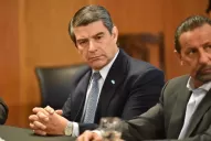 A puertas cerradas, Maley da el informe de seguridad en la Legislatura