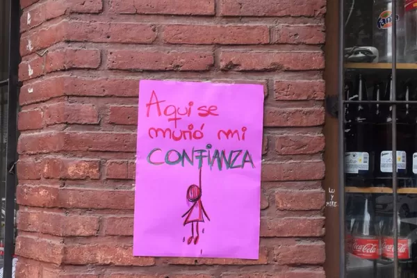 A una semana del vos sos un acosador, empapelaron Barrio Sur con carteles sobre el acoso callejero