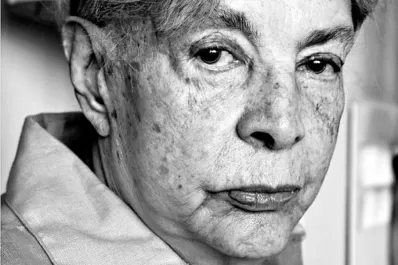 Elvira Orphée:la muerte y los encuentros