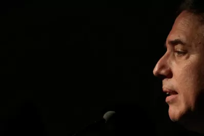 Según Dujovne, con las medidas se evitó una crisis