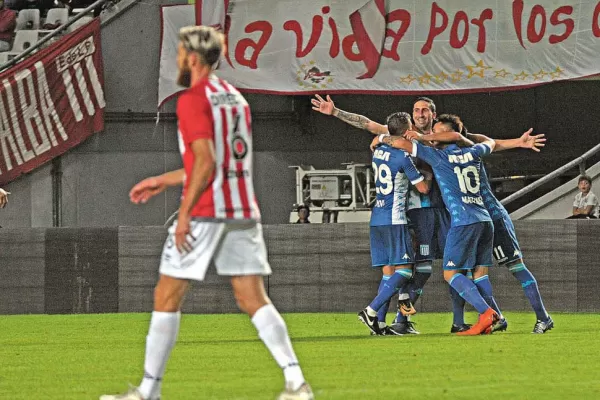 Triunfazo de Racing, que  sueña con la Libertadores