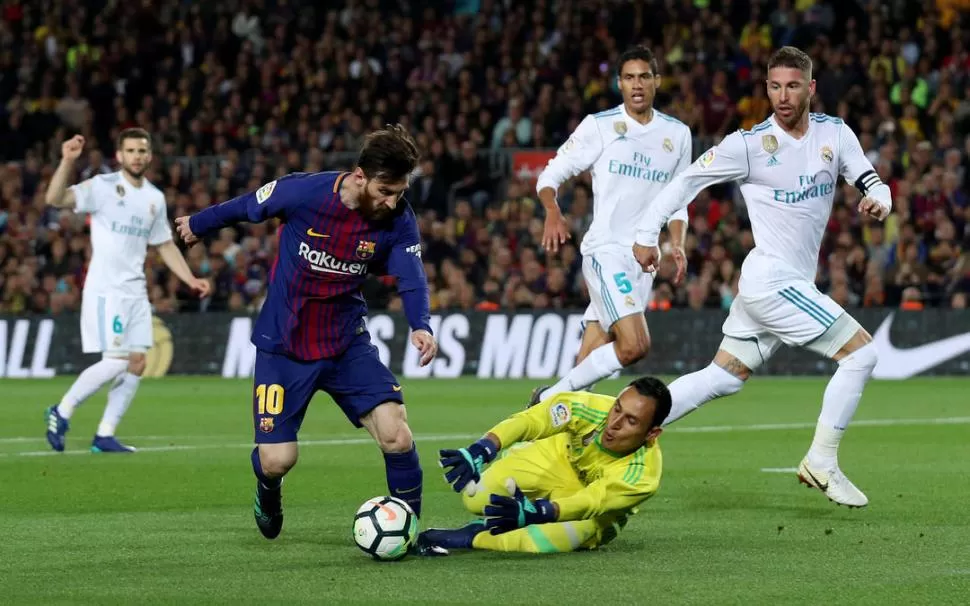 PUSO SU FIRMA. Messi marcó un golazo, pero Navas le tapó varias claras. reuters