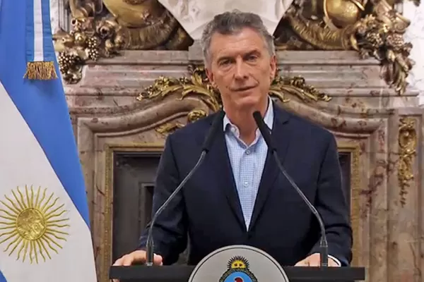 En medio de la tensión por el dólar, Mauricio Macri anunció negociaciones con el Fondo Monetario Internacional