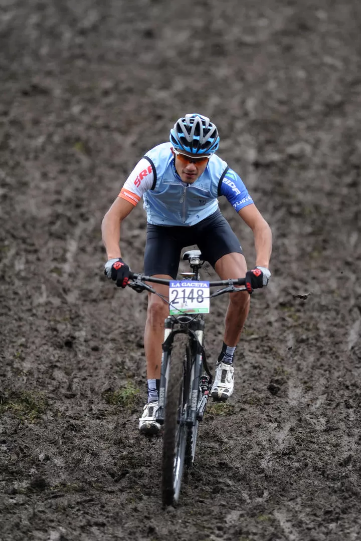 PUNTERO. El “Chimpa” Molina es el líder de Pro del campeonato de cross rural. la gaceta / foto de Diego Aráoz (archivo)