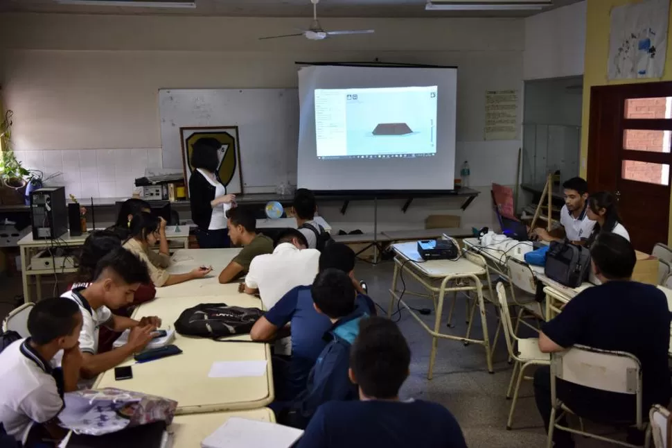 DE REGRESO AL SISTEMA EDUCATIVO. El Gobierno busca reingresar a los chicos que no estaban contenidos en la secundaria común ni en Adultos. LA GACETA / FOTO DE INÉS QUINTEROS ORIO.-