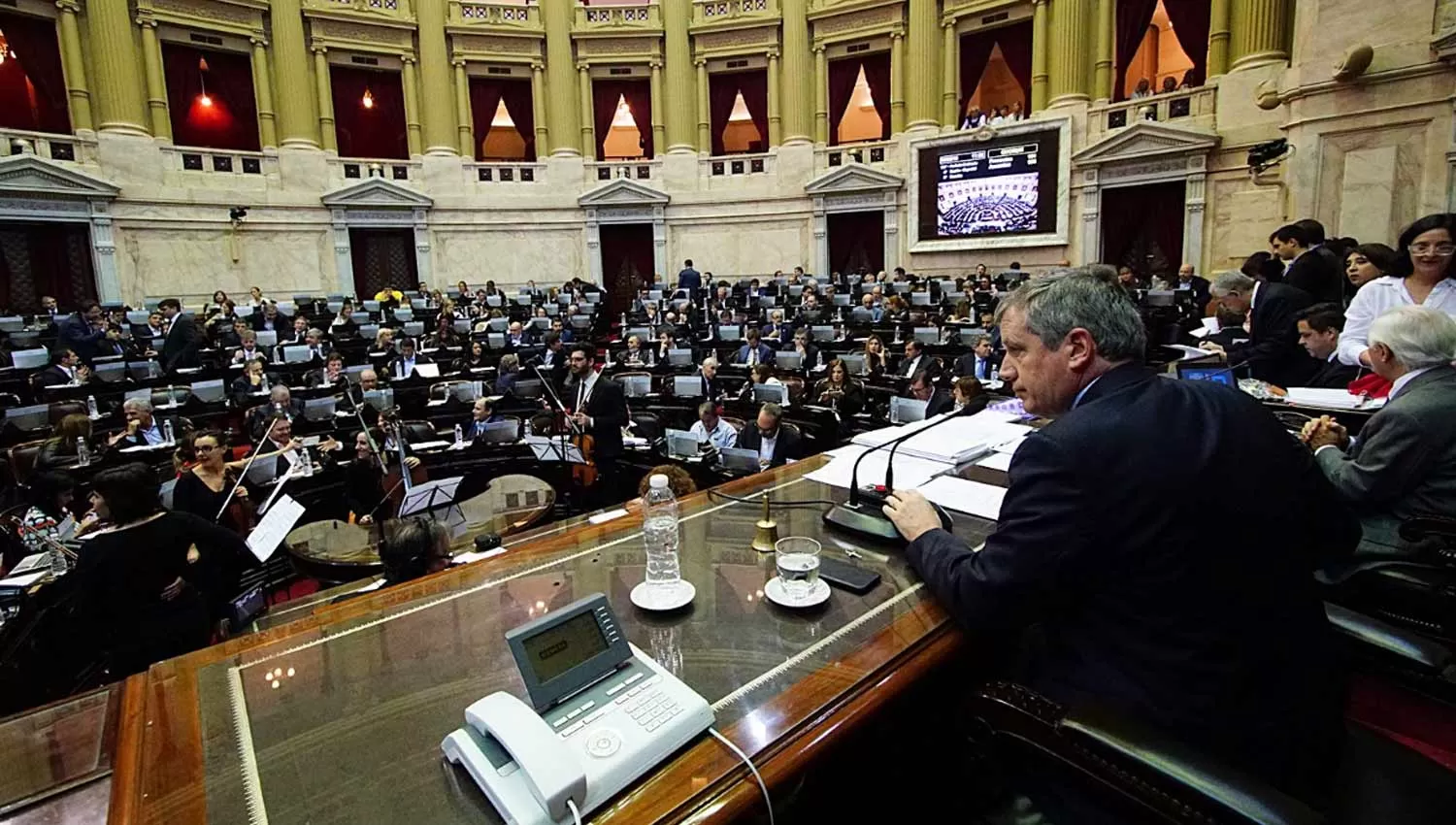 La oposición buscó darle media sanción al proyecto que limita la suba de tarifas. FOTO TOMADA DE WWW.TWITTER.COM/DIPUTADOSAR