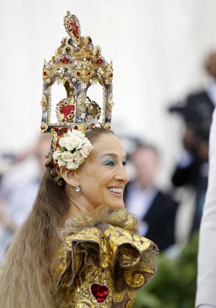  -Sarah Jéssica Parker con un look de Dolce & Gabbana.