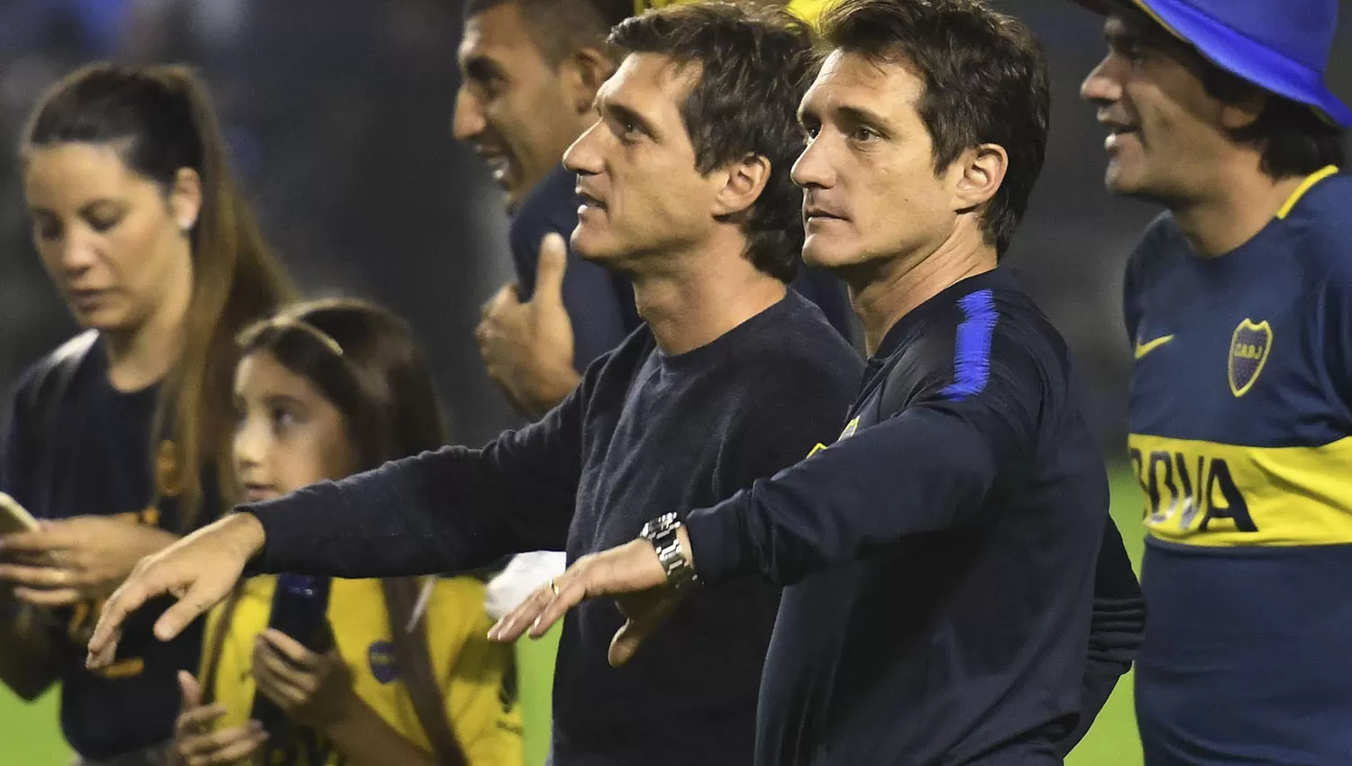 Guillermo y Gustavo Barros Schelotto, tras la consagración xeneize.
TÉLAM