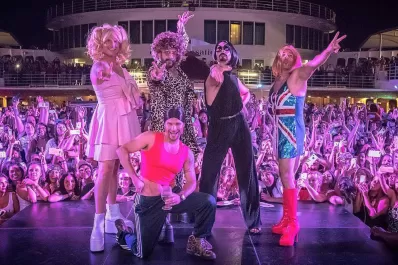 Los Backstreet Boys se disfrazaron de las Spice Girls y les rindieron tributo