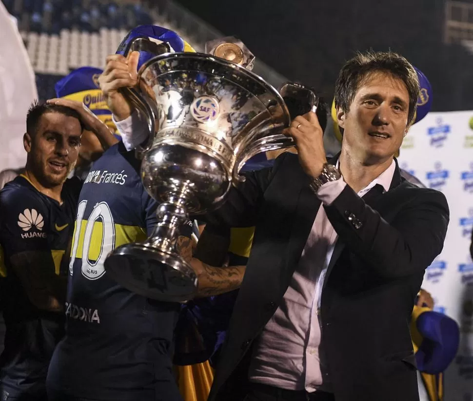 PURA FELICIDAD. El “Mellizo” Barros Schelotto consiguió el segundo título siendo entrenador de Boca y se desahogó. telam 