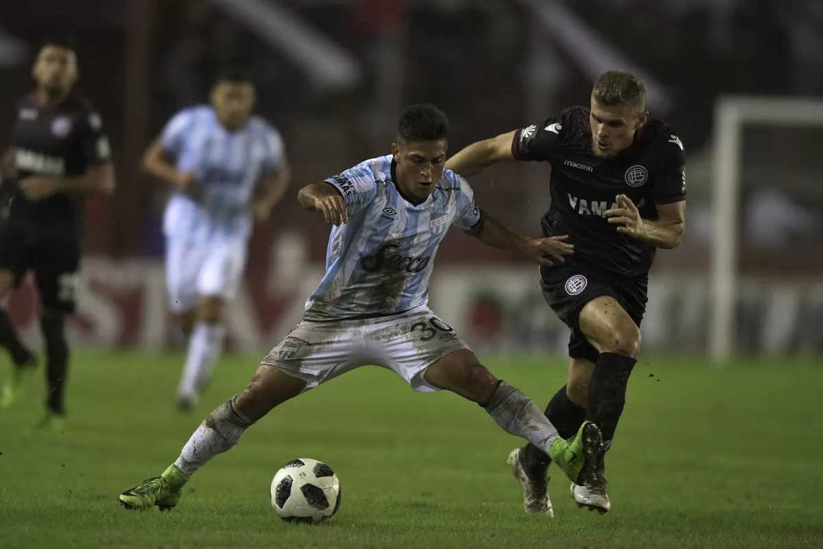 DE MAYOR A MENOR. Romero empezó bien el partido pero terminó desinflándose como todo Atlético. foto de ignacio izaguirre (especial para la gaceta)