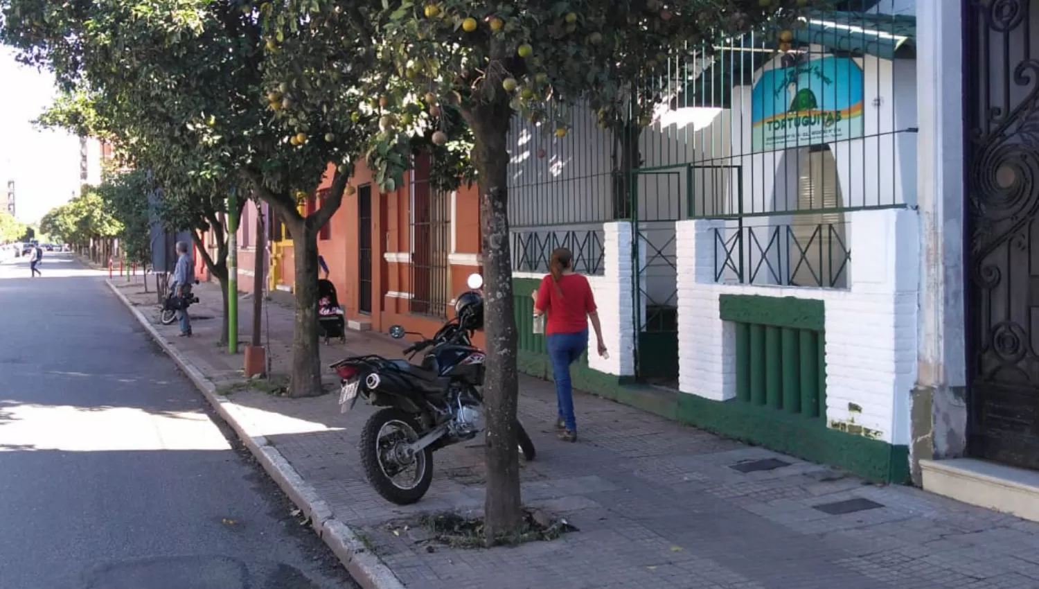 DESESPERACIÓN. El hecho sucedió en el Jardín Tortuguitas, ubicado en Rondeau al 300. LA GACETA / FOTO DE JORGE OLMOS SGROSSO