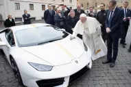 Subastaron el Lamborghini del Papa por más de 800 mil dólares