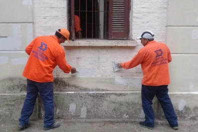 Suben el tope de compras directas en comunas y en un ente del PE