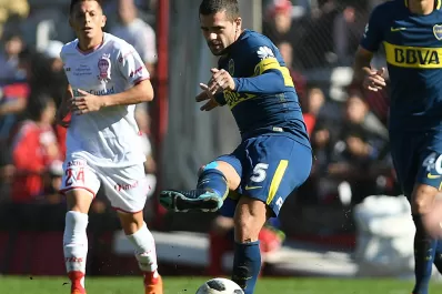 El bicampeón Boca se despidió de la Superliga con un vibrante empate con Huracán