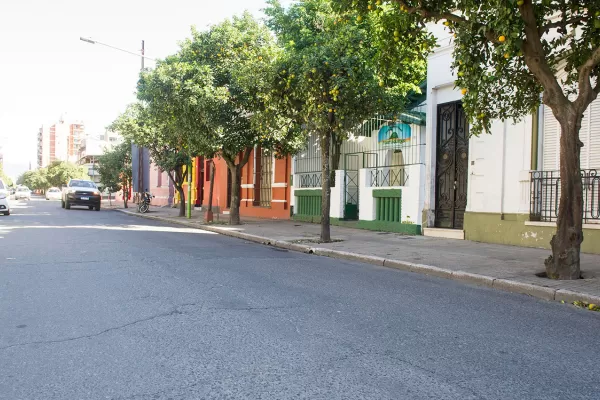 Una banda de adolescentes está en la mira por el robo del auto con un niño en su interior