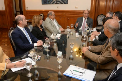 Manzur reunió a su gabinete en Casa de Gobierno