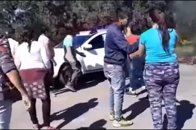 Soy una laburante que quería regresar a casa, dijo la mujer agredida por manifestantes en El Cadillal