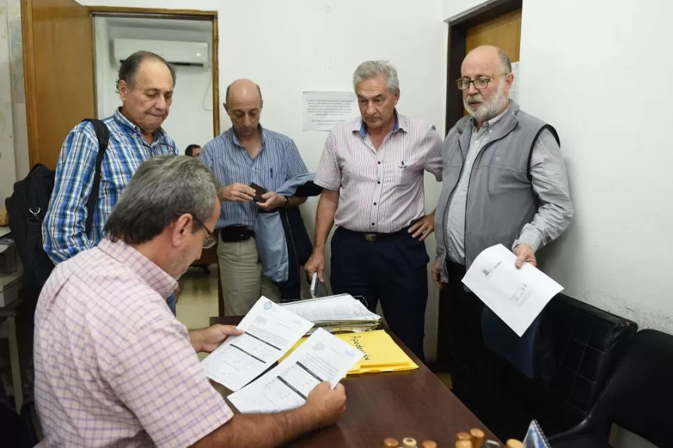 OPOSITORES. Eduardo Ruiz Pesce y Juan Jamroz buscan captar a los desencantados en la UNT. la gaceta / foto de Analía Jaramillo (archivo)