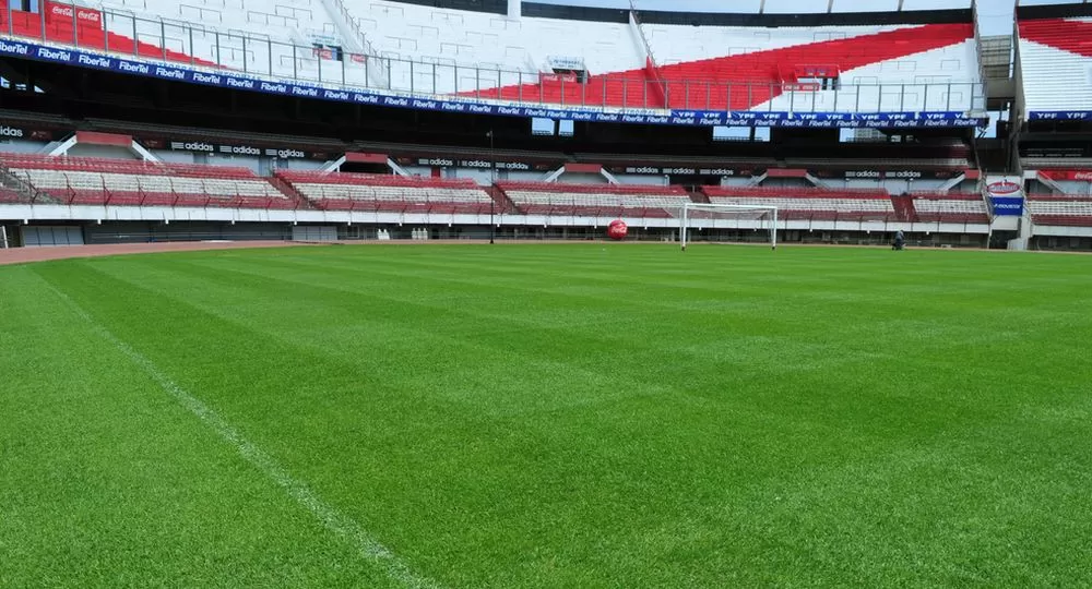 TRAGEDIA. El joven se quedó dormido durante el partido entre River y San Lorenzo. FOTO TOMADA DE AMBITO.COM.AR