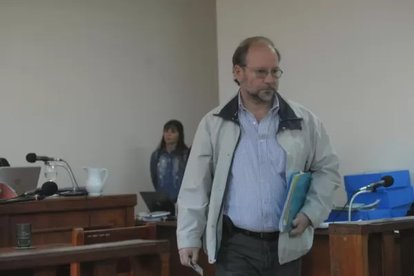 Aportan casos de obras inconclusas, pero no se sabe si valdrán como prueba en el juicio contra Brito