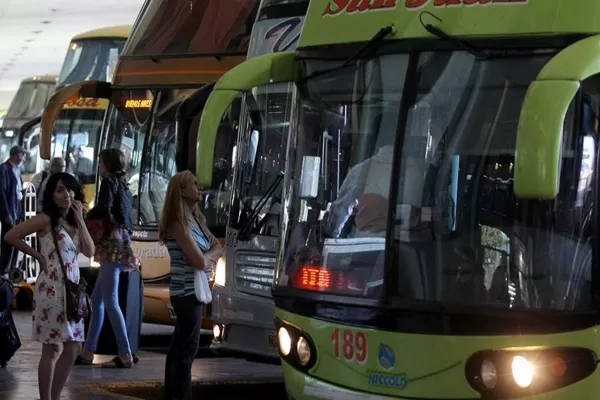 Anuncian descuentos en los pasajes de colectivos de larga distancia: en qué fechas y cómo adquirirlos