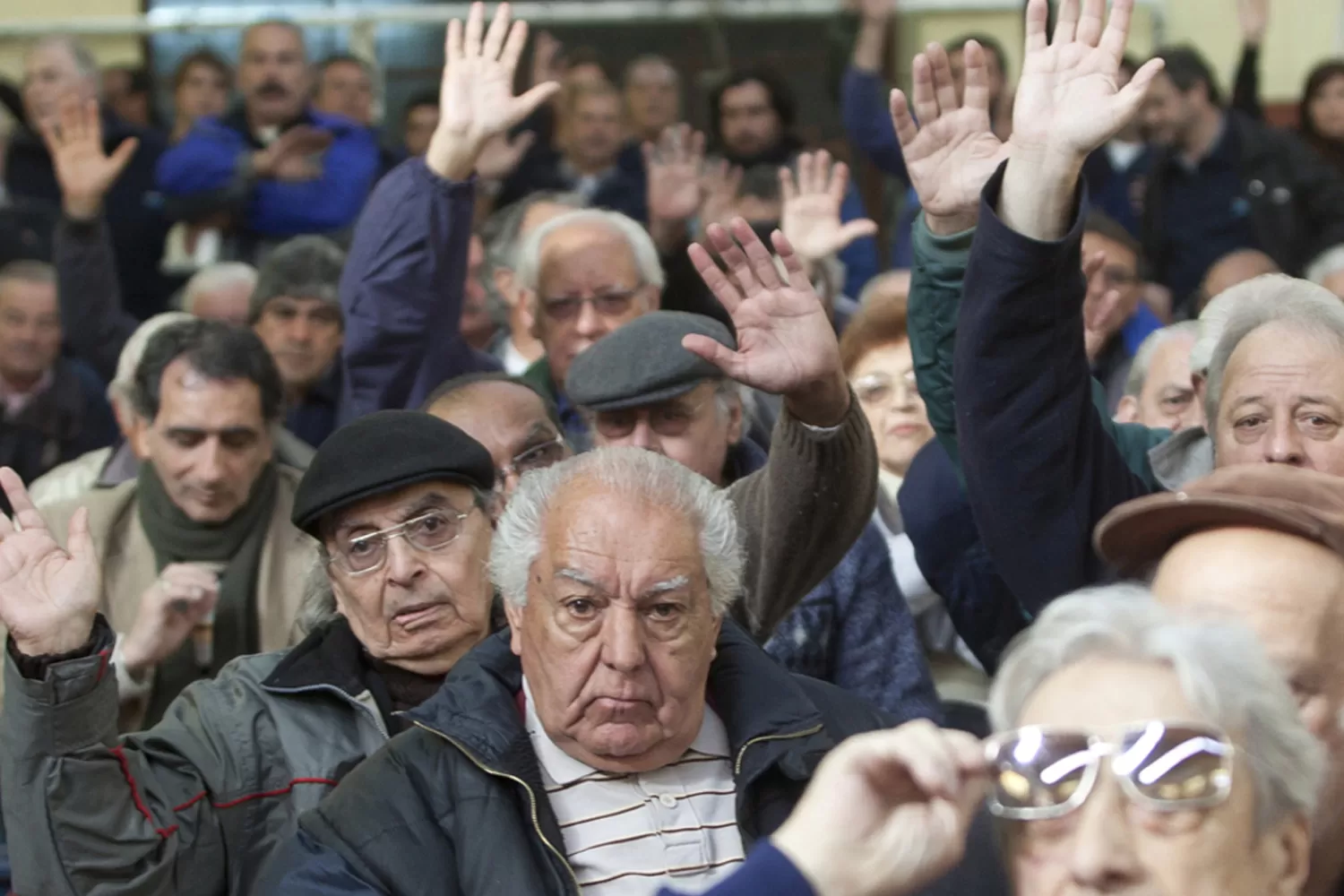 ECONOMÍA. Jubilados .FOTO TOMADA DE SINMORDAZA.COM.