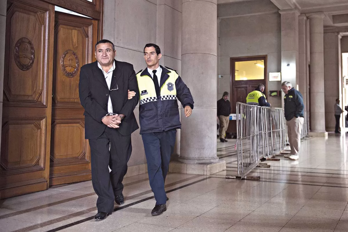 DE VUELTA AL PENAl. El ex comisario Enrique García continuará declarando el lunes en el juicio. LA GACETA / FOTO DE JORGE OLMOS SGROSSO