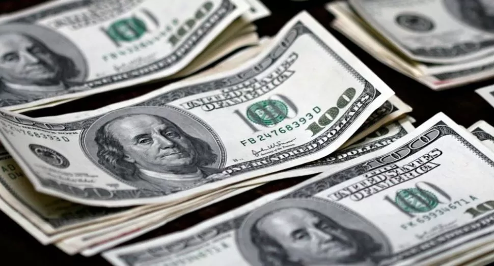 El dólar sigue en alza y alcanza nuevamente la barrera de los $ 25