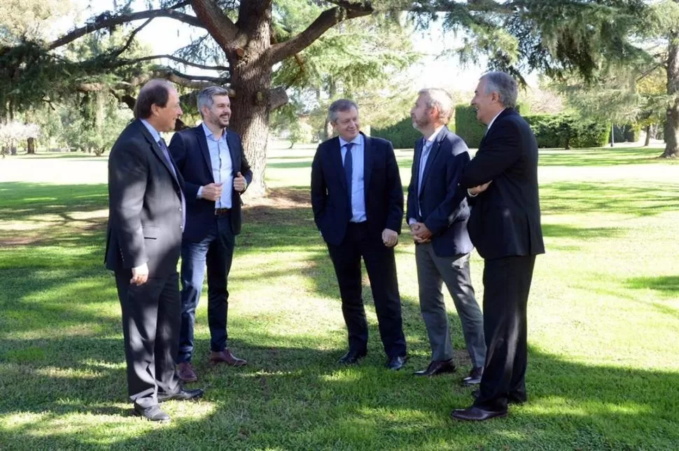 DEBUT EN OLIVOS. En la foto, Sanz, Peña, Monzó, Frigerio y Morales. Faltaron Vidal y Rodríguez Larreta. presidencia 