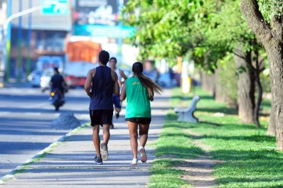 ¿Y la lluvia? El fin de semana arrancó fresco, pero el sol se haría sentir