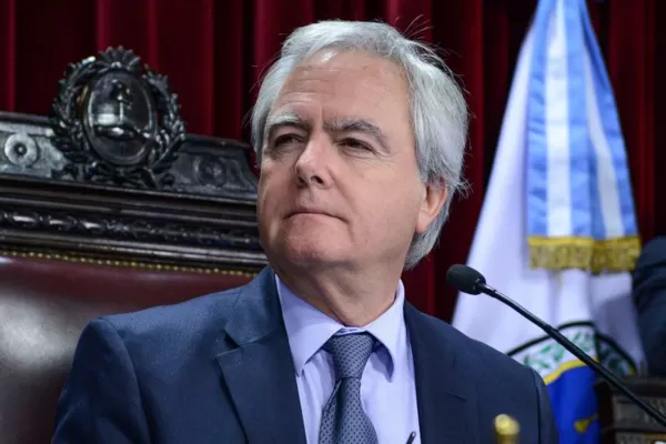 Se subsidia a los ricos en contra de los pobres, afirmó Pinedo