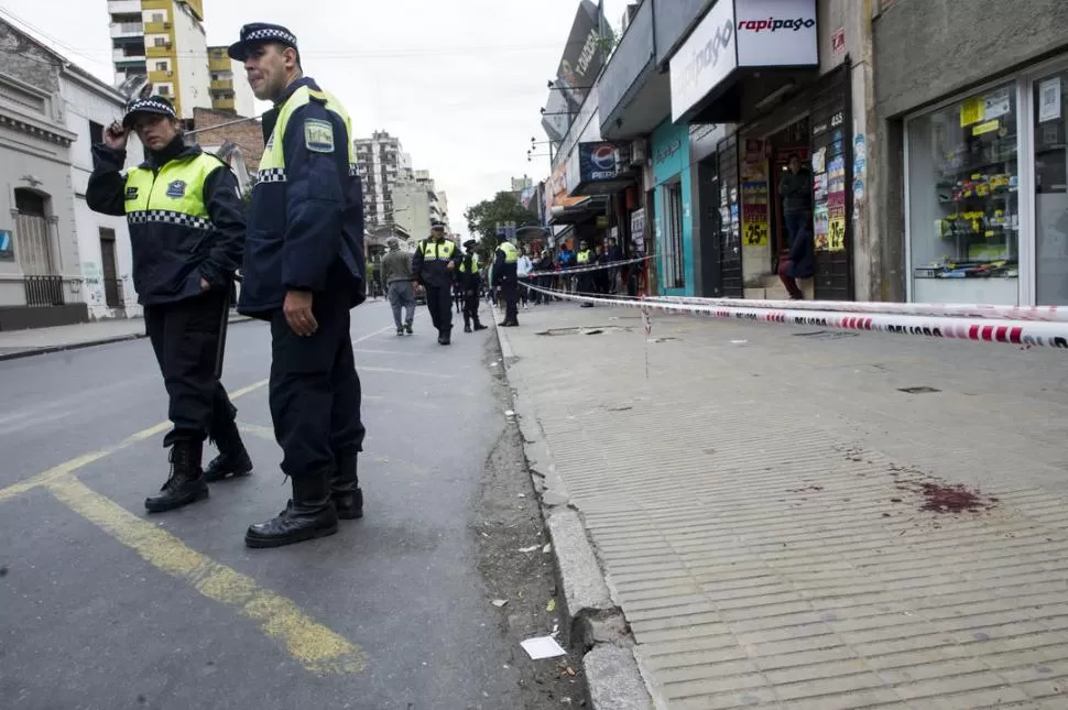 CONMOCIÓN. El homicidio de Matías Albornoz Piccinetti se produjo en pleno centro un viernes al mediodía.  