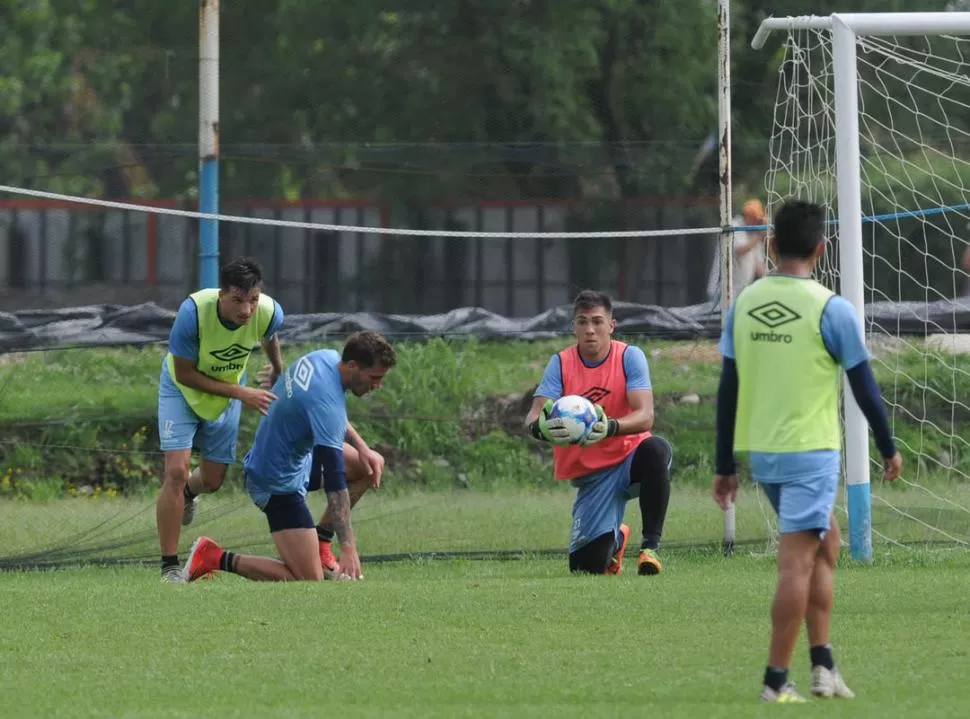 NO LE PESÓ LA RESPONSABILIDAD. Pizzicanella tiene 21 años y es el cuarto arquero del plantel. Le tocó debutar ante Libertad y “clausuró” el arco. la gaceta / foto de franco vera