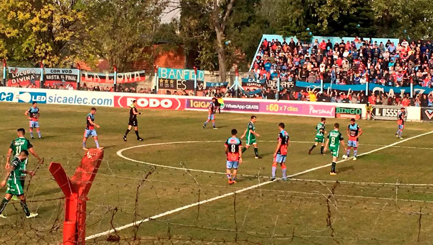 EN ADROGUÉ. Sarmiento venció a Brown y sacó pasaje a la final del Reducido. (FOTO DE B_NACIONAL)