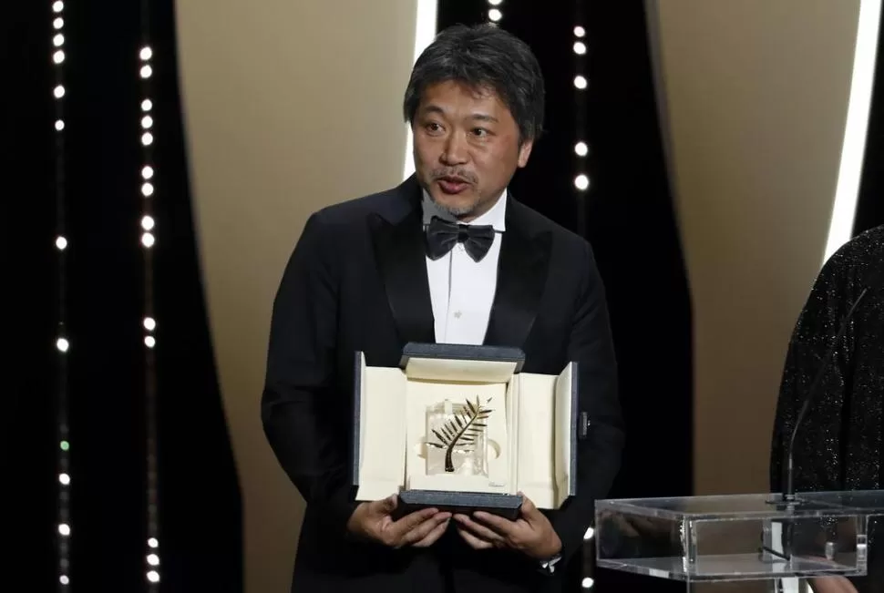 KORE-EDA. Dedicó el premio a dos directores presos en sus países. reuters