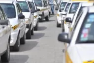Video: dueño de taxis amenaza con disparos a los choferes que quieran impedir la protesta de mañana