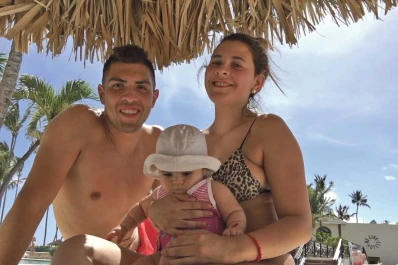 Pizzicannella disfruta de unas merecidas vacaciones junto a su novia y su hija en Punta Cana