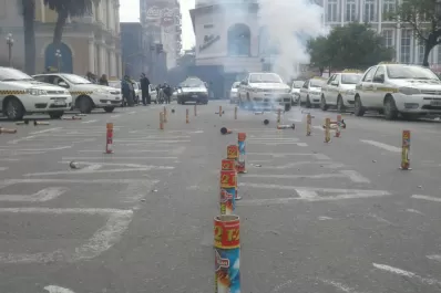 Paro y caos: el centro fue bloqueado por un centenar de taxistas