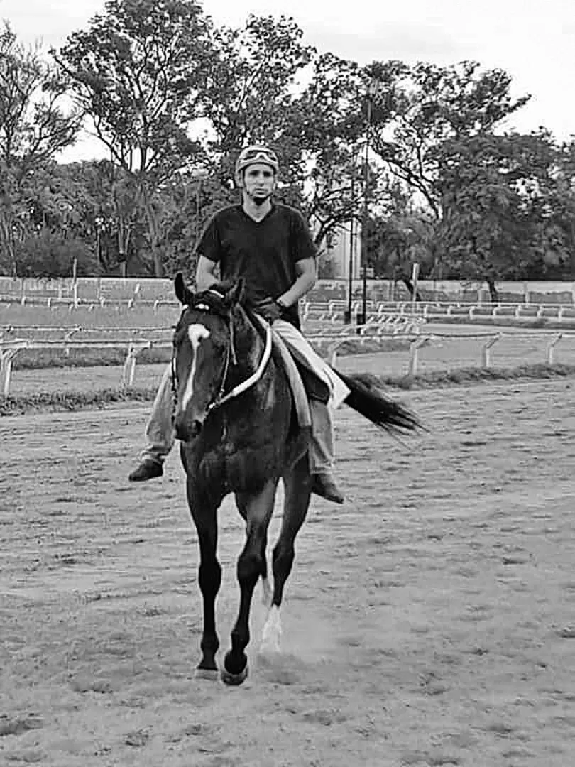 JINETE. Pablo Alarcón montará a varios ejemplares el domingo.  