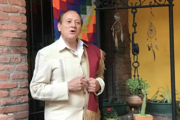 Para cantarle al amor está Carlos Sánchez