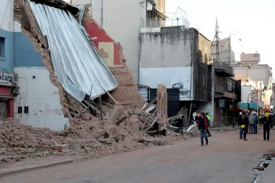 Mi hijo se salvó por dos metros, dijo el dueño de una cochera cercana al lugar del derrumbe