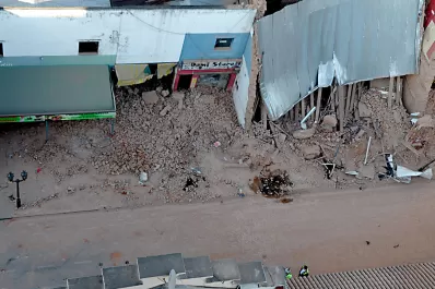 La triple tragedia en el ex Parravicini abrió el debate en torno a las fachadas