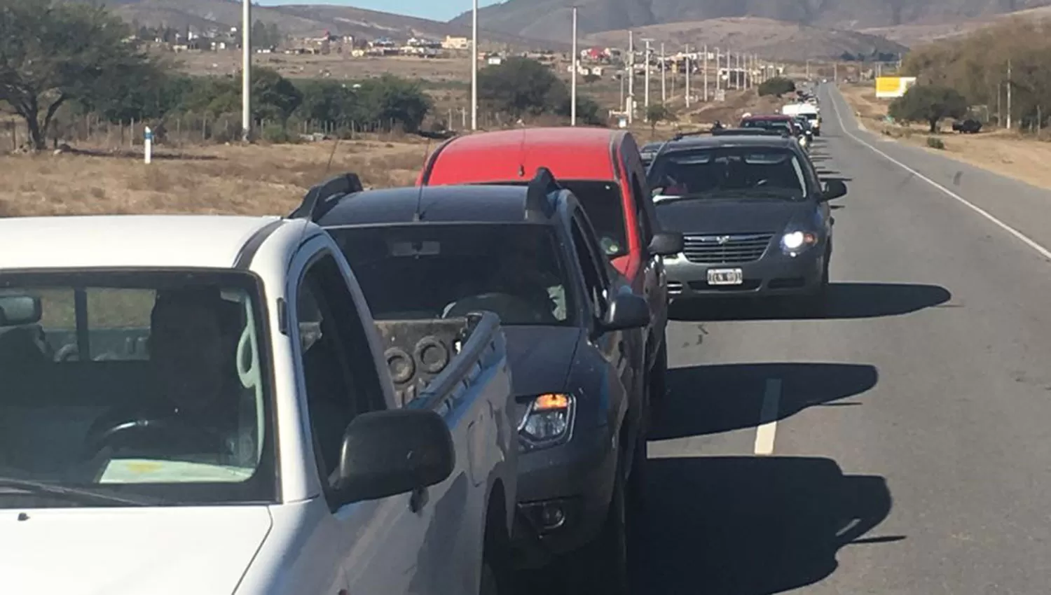 Así se veía el ingreso a Tafí del Valle antes del mediodía. FOTO ENVADA POR UN LECTOR