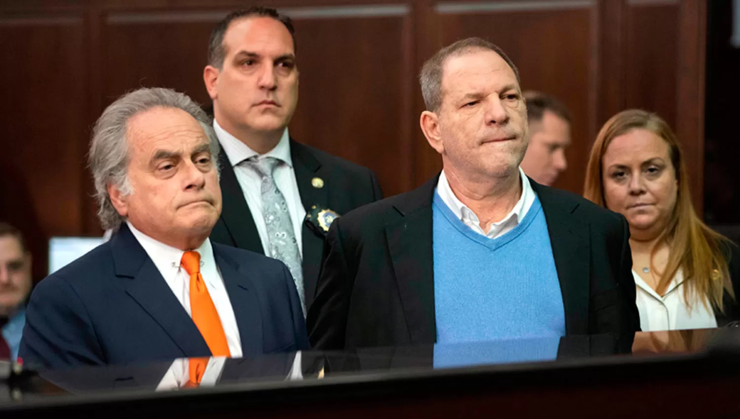 WEINSTEIN EN LA CORTE. El productor se entregó a la Justicia esta mañana. FOTO TOMADA DE HOLA.COM