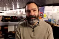 Para el escritor Sebastián Vargas “obligar a leer no es la mejor manera de formar lectores”