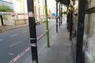 Tras el derrumbe del ex Parravicini, ahora vallaron la vereda del edificio de San Martín al 700