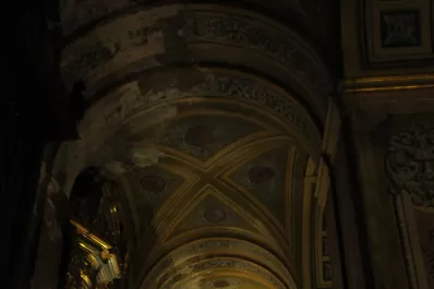 Alerta edilicia: las columnas del convento San Francisco tienen grietas