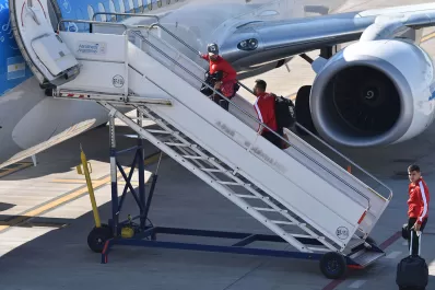 Sin caravana y cargado de ilusiones, San Martín viajó a Buenos Aires
