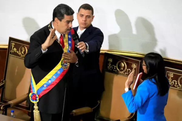 Maduro juró su cargo ante la Constituyente